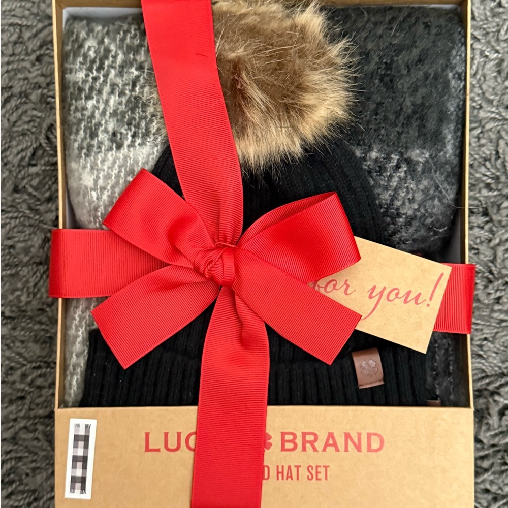 Lucky Brand Black and Gray Hat Set
